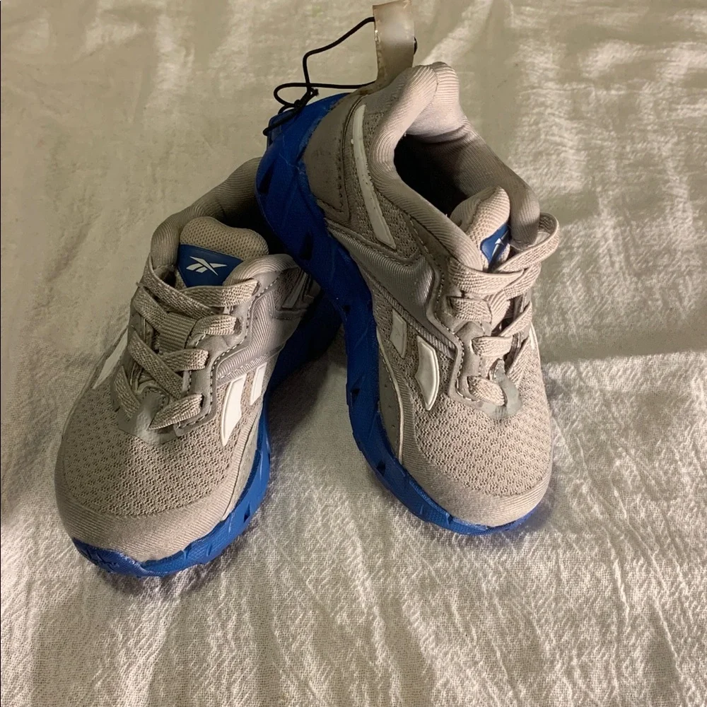 Reebok Toddler Sneakers in Gray, Blue W/White Reebok stripes Size 5 Never Worn